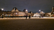 Louvre bei Nacht