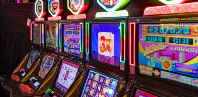 Spielautomaten in einem Casino